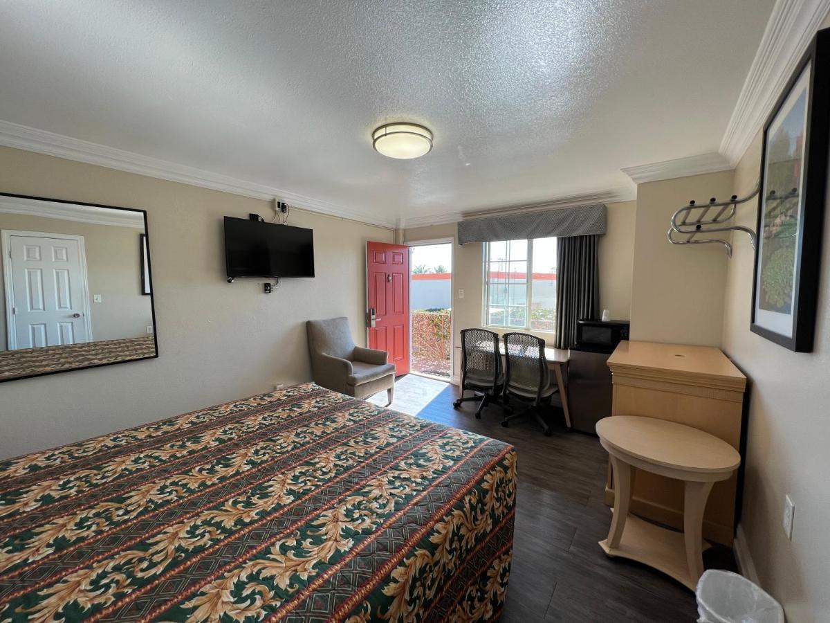 Flamingo Motel Oxnard Buitenkant foto